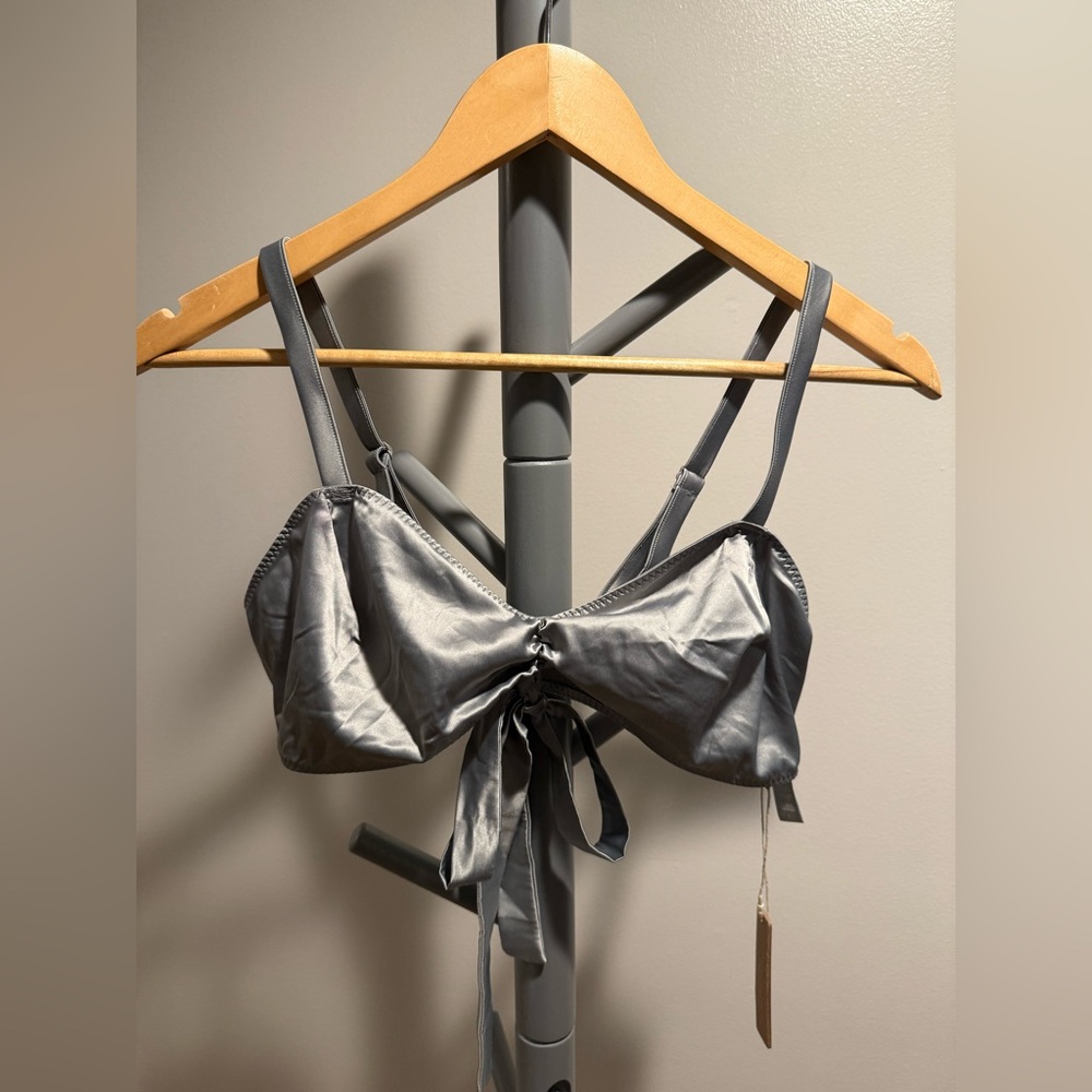 SKIMS- Chrome Woven Shine Tie Back Bralette - Picture 2 of 9
